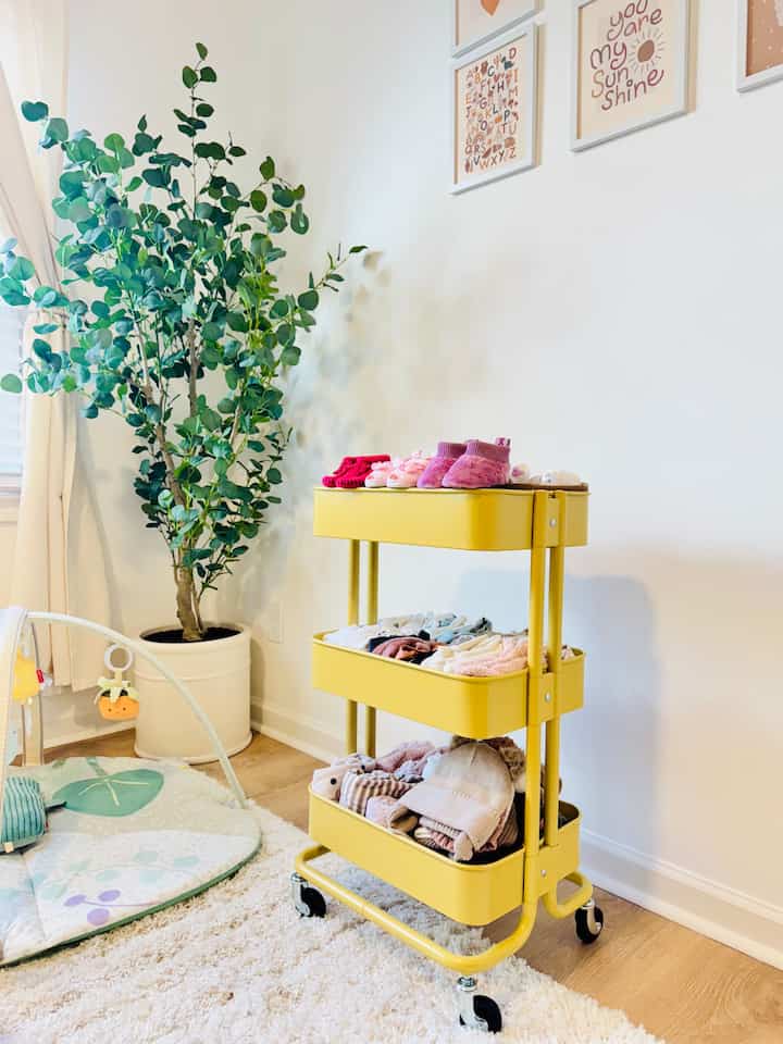 Thanks to this utility cart, staying organized just got easier! 😉

#organize #organization #Organizingclothes #organizingtips #cleaning #spring #cozy #cozyroom #cozyhome #babyroomdecoration #babyroominterior #baby #warm #warmhouse #ikea #ikeatroli #ikeafurniture 