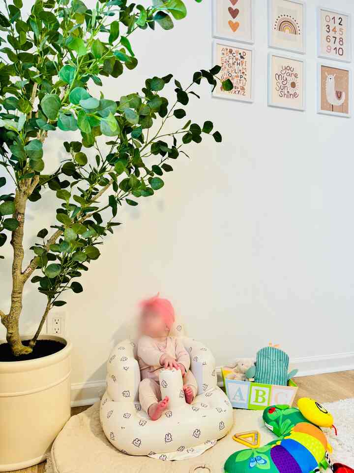 Snuggled up in her favorite corner, where all the fun happens! 🌈🌳🧸

#baby #babyroomdecoration #babymat #babyroominterior #babychair #babyroom #cozy #cozyroom #CozyInterior #cozyhome #warm #warmhouse 