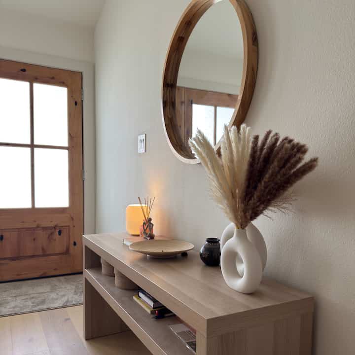 The IKEA Lack console table is the perfect piece for the entry way.
#ikea #ikeahack #entryway