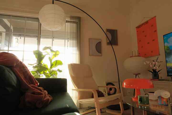 Landscape shots :) Sunrise edition

There’s no better feeling than waking up to a clean home! It sets the mood for a bright day ahead :)

I’m so grateful for the big windows in this apartment that let in as much natural light as possible ☀️🤗

#sunlight #naturalinterior #warmhouse #lamps #ikea