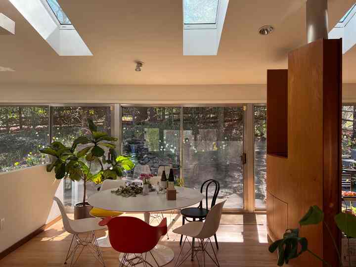 ❤️🧡💛 #diningroom #diningroomdecor #diningroominterior #diningroomtable #diningroomchairs #diningroomdesign 