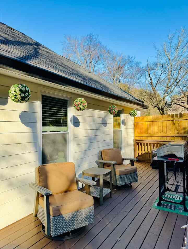 Bringing a touch of charm to our deck with these gorgeous hanging flower balls! 🌸✨

#deck #patio #rockingchair #spring #springinterior #cozy #CozyInterior #cozyhome #warm #warmhouse 