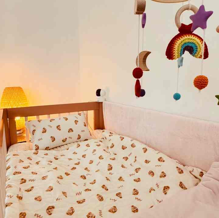 The cutest comforter set for the sweetest little baby! 💛🐻🌙

#babyroomdecoration #babyroominterior #baby #babyroom #crib #comforter #lamp #ikea #ikealighting #ikeafurniture #cozy #cozybedroom #cozyroom #CozyInterior #warm #warmhouse #cozyhome 
