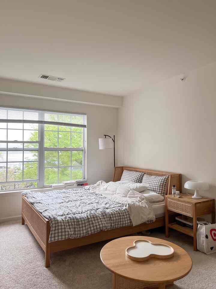 All clean!(rare moment)✨🤍

#bedroom #bedroominterior #bedding #checkduvet #woodenfurniture #WoodInterior #wood #whitewood #whitewoodinterior 