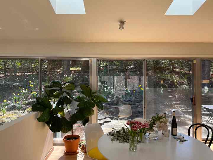 🤍 #diningroomdecor #diningroomtable #diningroomchair #diningroom #cozydiningroom