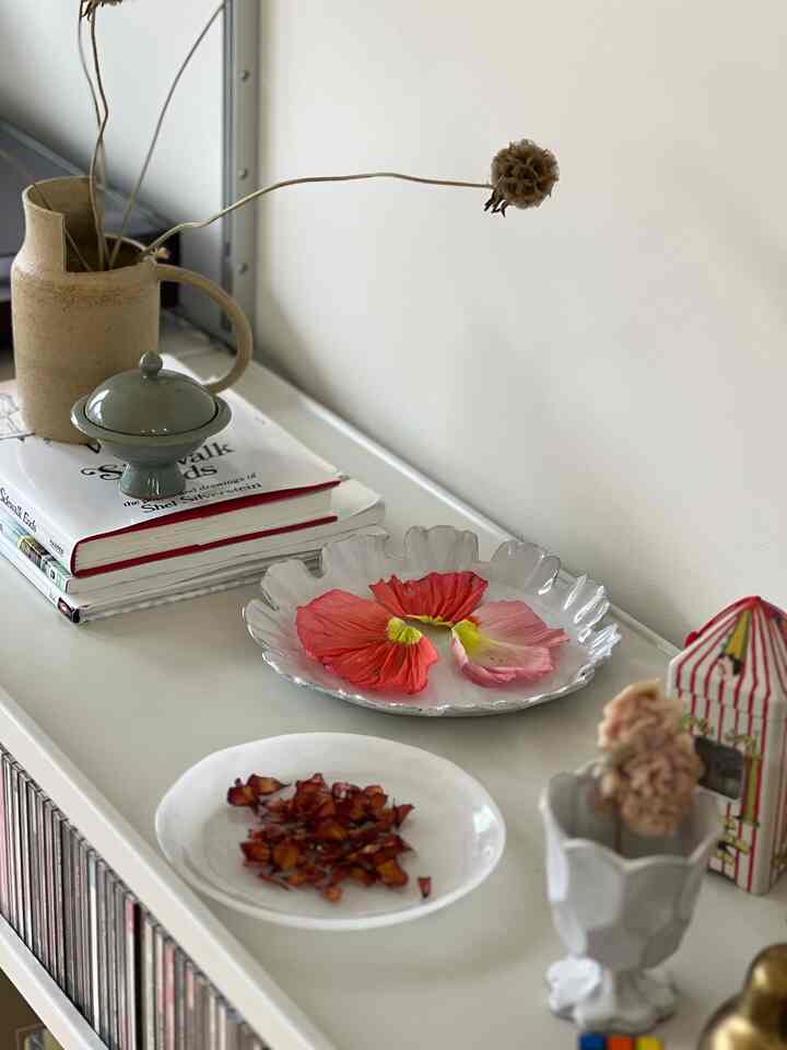 Shelving system #vitsoe #vitsoewalldecor #walldecor #wallsystem #astierdevillatte