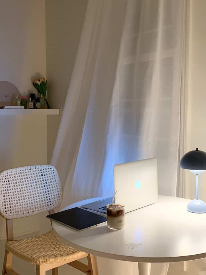 My small space on the side of the bedroom !

#roomtour #roundtable #portablelamp #lamp #selfinterior #homeoffice