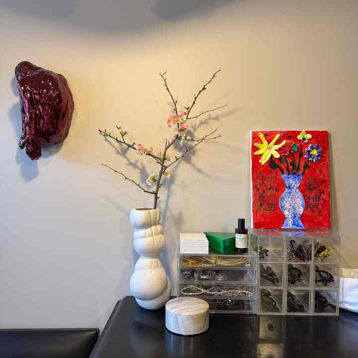 Spring for sure 🩷 

#vase #interiorobject 