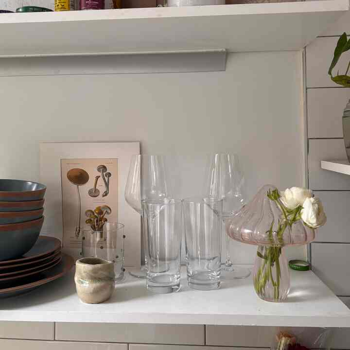 Getting into a spring mood with fresh flowers, on a rainy day 🌷🪻


#spring #springinterior  #vase #flowervase #mushroomart #biophiliac #modernbiophilichome #kitchen #kitchen #flowers #apartment #nyc #newyork #naturalinterior #naturalmarble 