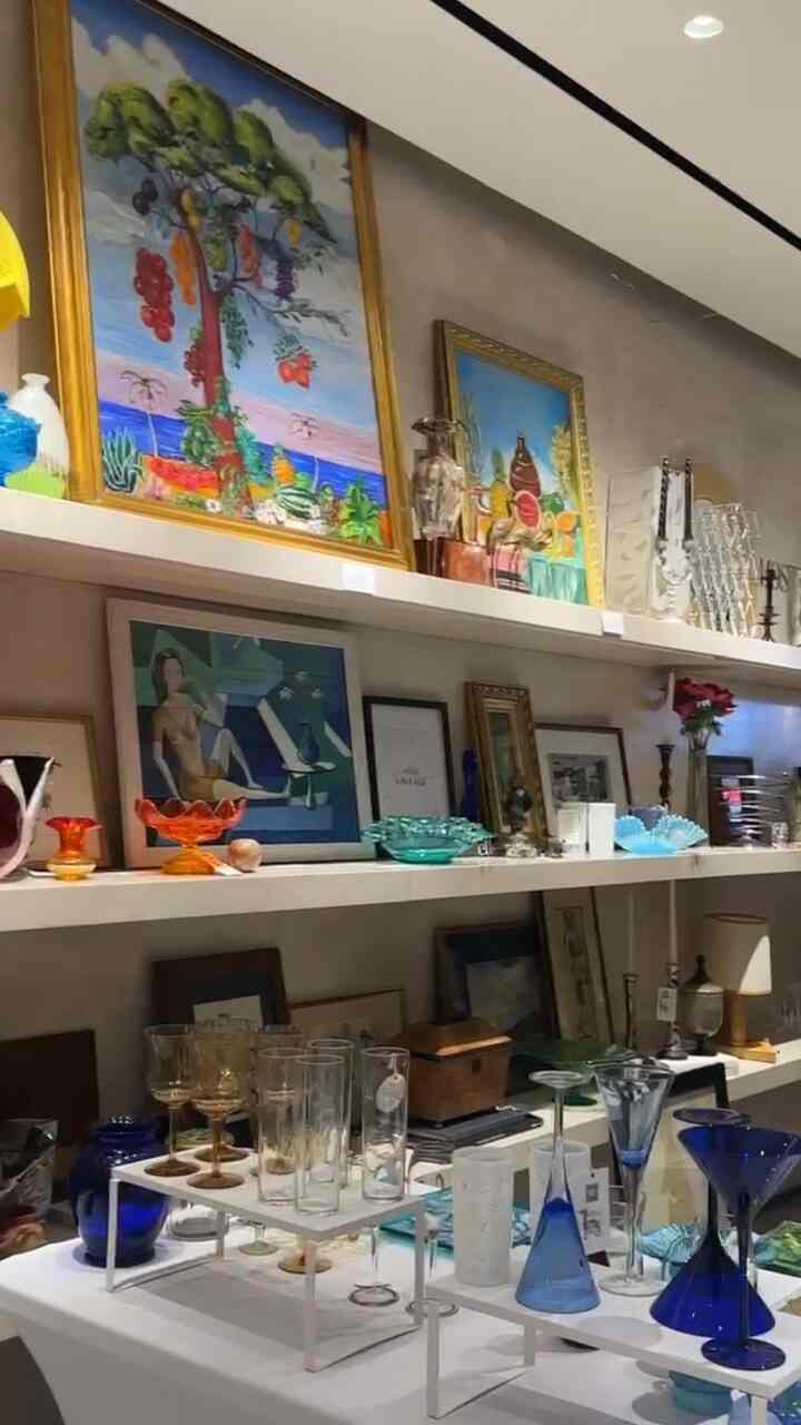 Went to an incredible vintage market over the weekend and felt very inspired! 
#vintage 
#glassware
#colorful￼