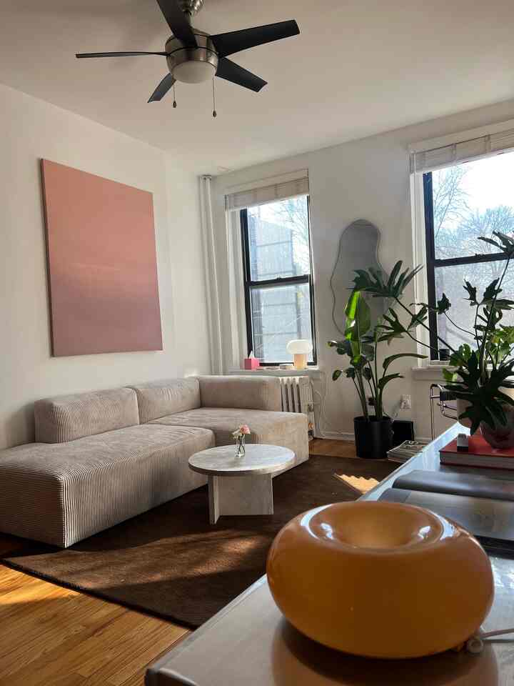 I love it here!! My couch is so comfy #livingroom #earthy #livingroominterior 