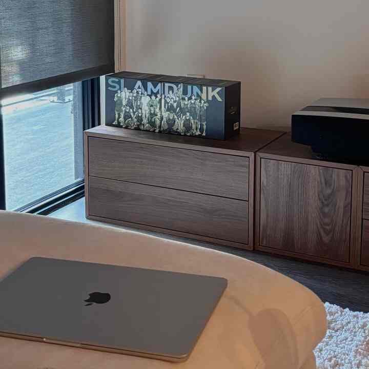 Husband’s cozy corner 📚

#livingroominterior #Midcenturymodern #WoodInterior #modularfurniture #modularsofa #macbookair 