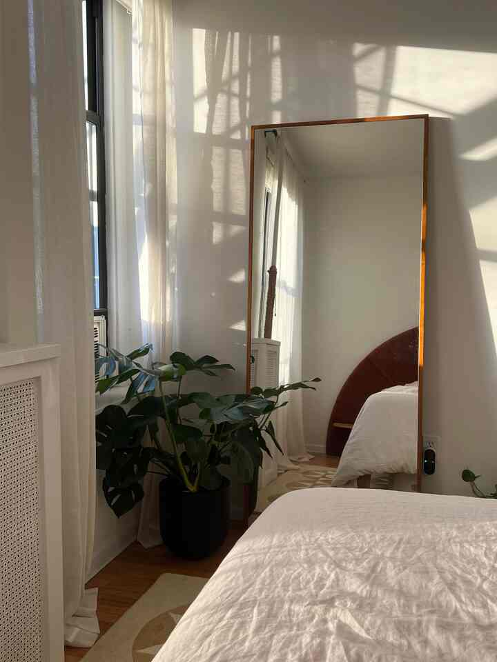 When the sun pours into my bedroom in the mornings and the mirror catches it 💗 #bedroom #mirror #apartmentinspo