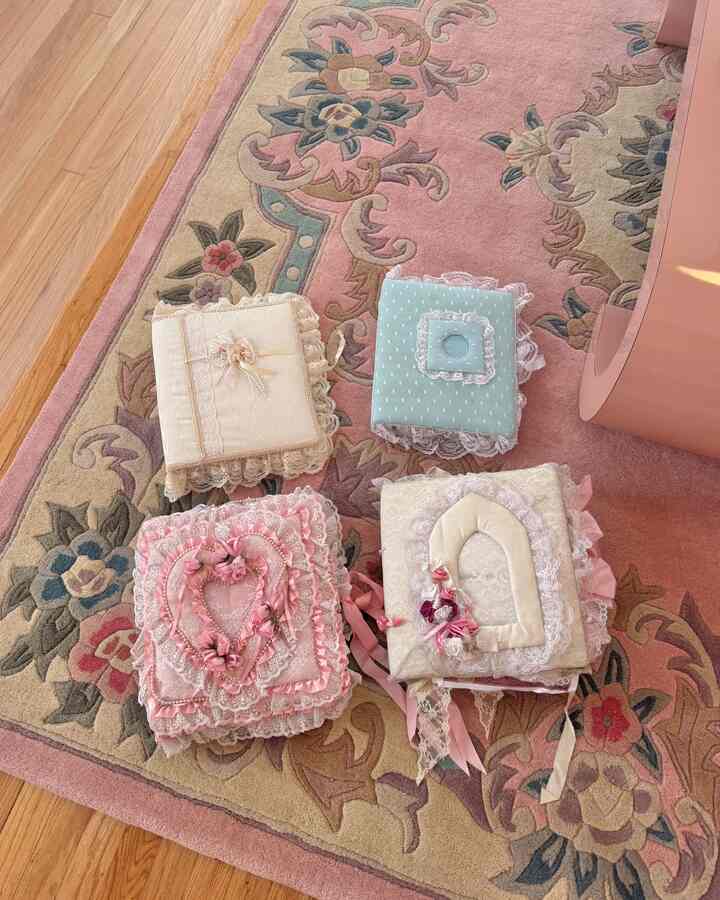 I love collecting vintage photo albums… they’re so pretty!! 🎀🎀 #pink #vintage #photoalbum #books #shabbychic #cottagecore 