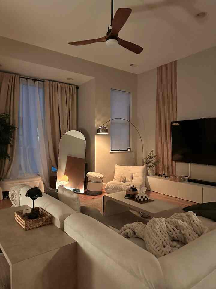 Hanya malam musim semi yang menyenangkan di rumah 🌻 #cozy #lighting #ambiance #mcm #japandi #wood