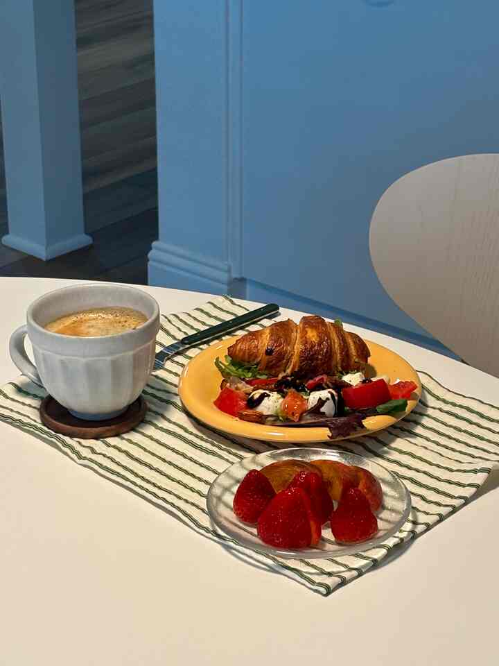 The first step of self-care would be to prepare a healthy but delish breakfast for yourself! 
Sitting by a work of my favorite artist, enjoying a quiet brekkie - the perfect way to start off a busy Friday 🥪
#potterybarn
#EamesChair 
#antschair
#joanmiro
