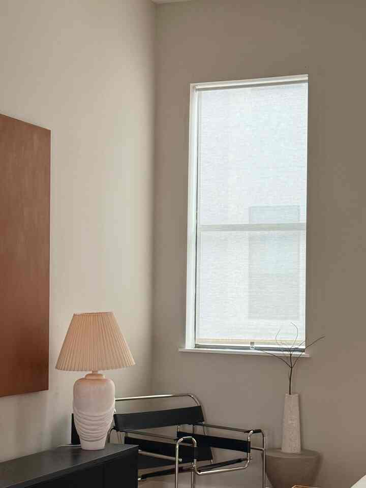 Timeless simplicity meets modern design ✨🖤 Warm neutrals, soft lighting, and sculptural elegance for the perfect cozy corner 🌿🪑 #ModernMinimalism #TimelessDesign #JapandiVibes #NeutralAesthetic #WabiSabi #InteriorInspo #CozyCorner #LessIsMore #ScandiStyle #WarmInteriors #HomeDecor #QuietLuxury