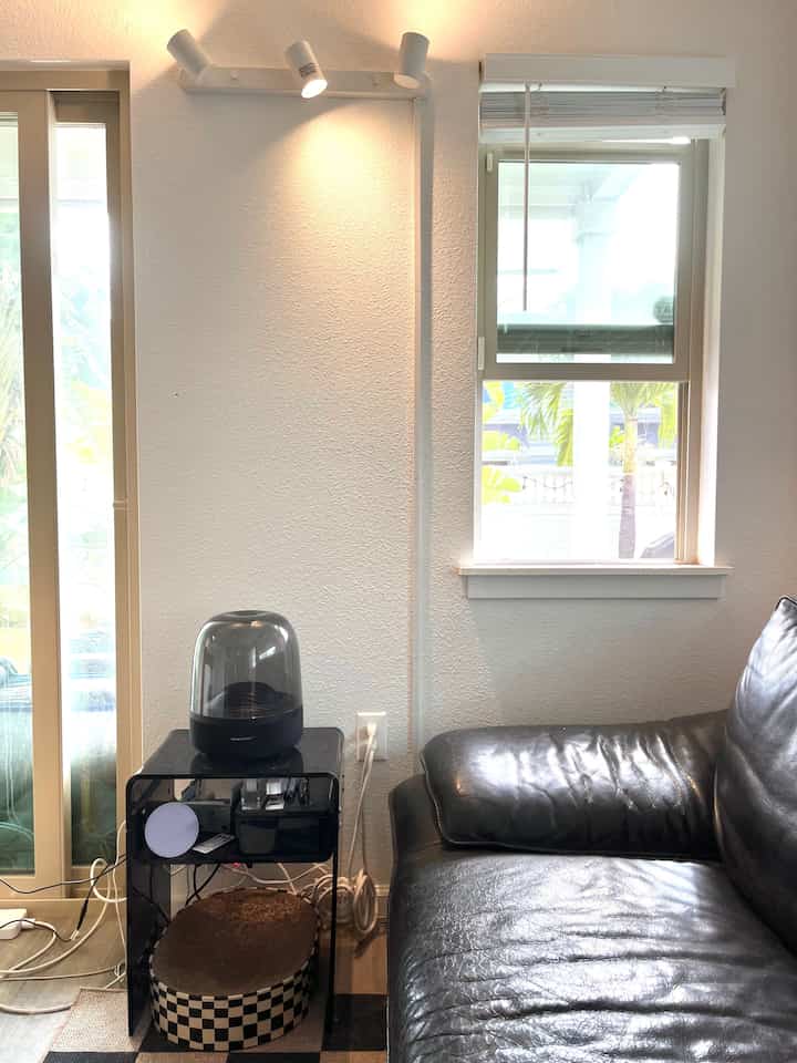 The Harman Kardon speaker is so chic! ✨ Looks like a piece of furniture and fits perfectly anywhere. 🔊🤍 #MinimalDesign #AestheticTech #ChicAndFunctional