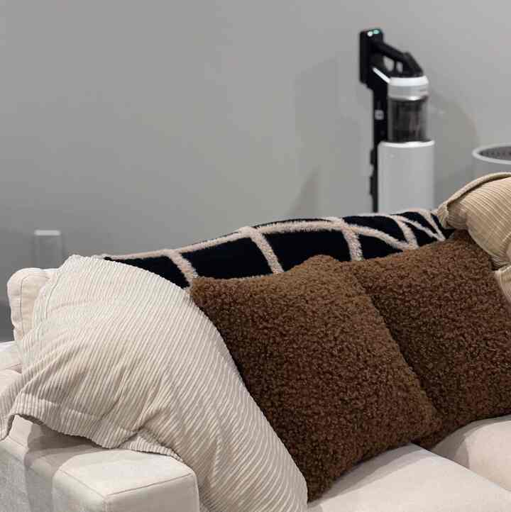 i could sleep here all day 😴 

#cozysofa #modularfurniture #cozyroom #homedecor #livingroominterior #minimalinterior #pillowcover