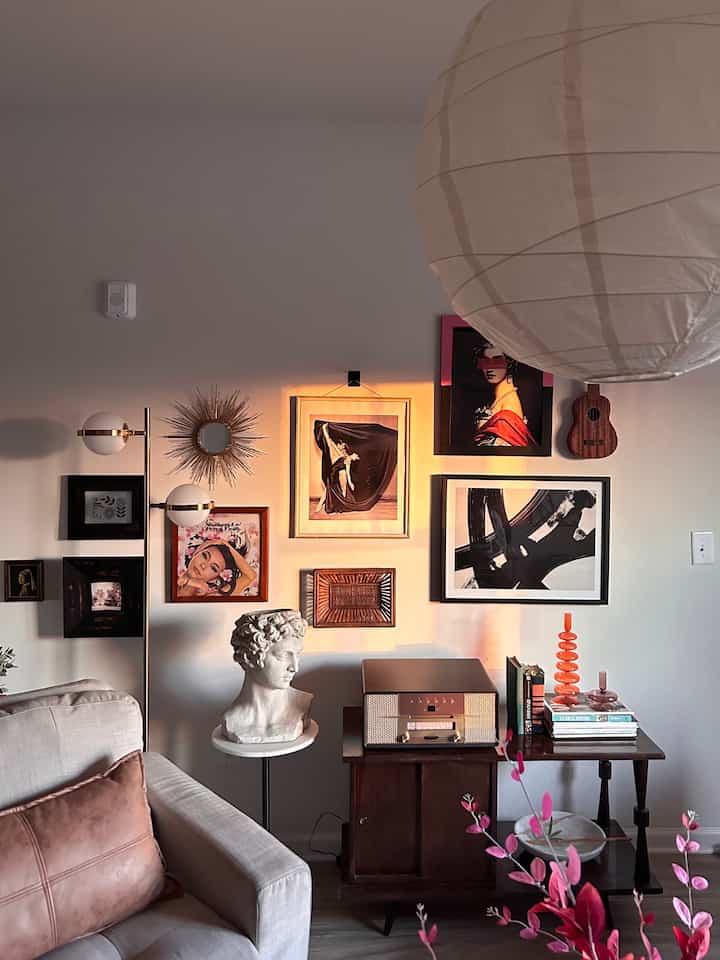 In the morning sun… #gallery #wall #artwall 