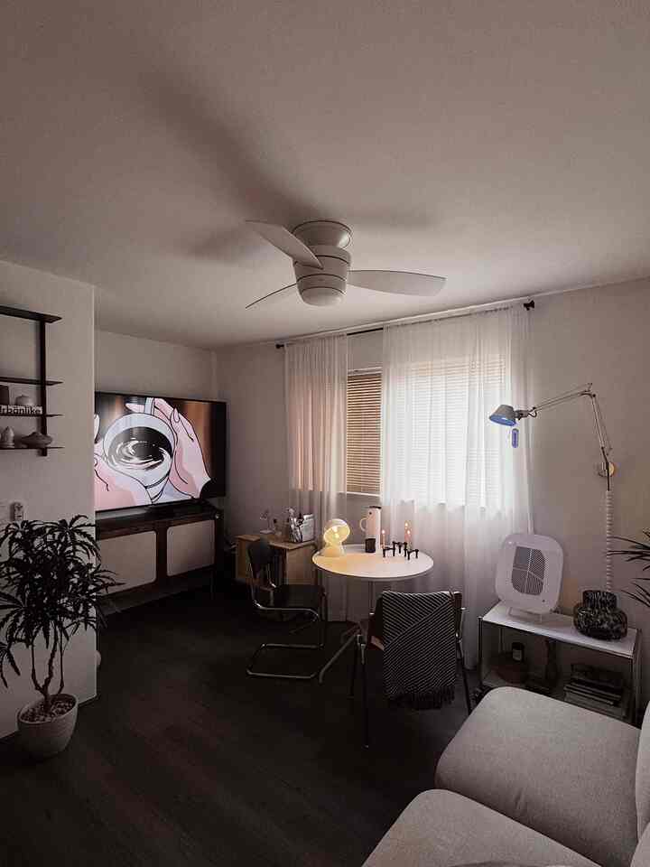 Cozy living room interior 


#livingroom #livingroominterior #livingroomdecoration #roundtable #airpurifier #komma #chair #sideboard #couch #sofa #blanket #lamp #candleholer #plant 