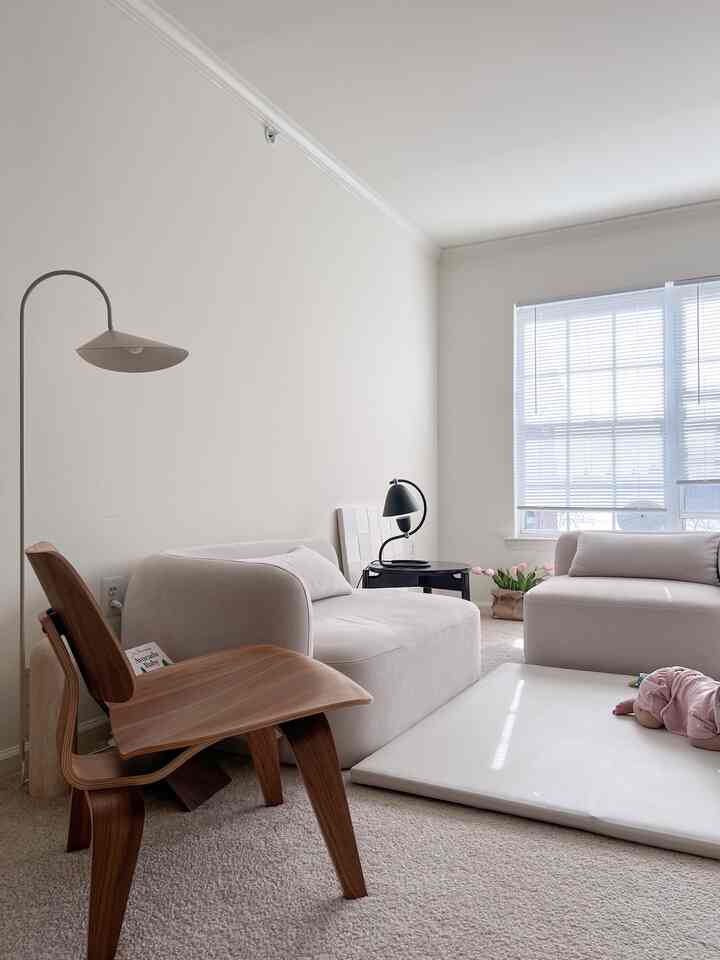 Matching the spring vibes—baby’s in pink too!🩷

#livingroominterior #livingroom #livingroomdecoration #beigeinterior #beigetone #beige #modularfurniture #modularsofa 