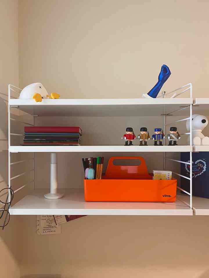 Spring refresh home office shelf edition! Added a vibrant toolbox to keep all my things in one place 🟠

Swipe for before/after!

#homeoffice #shelf #officeshelf #officeinterior #shelfinterior #shelfdecoration #spring #springrefresh