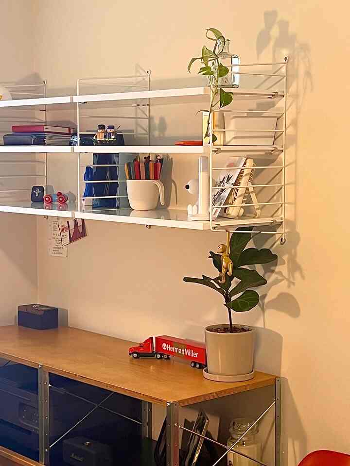 Spring refresh home office edition! I used to have an Ikea Skadis pegboard which I still love but I wanted more storage. I chose clean white shelves so that it can go with any decor.  I plan to use the pegboard in another space. 

Swipe for before/after!

#homeoffice #shelf #shelfinterior #shelfdecoration #pegboard #officeinterior #spring #springrefresh