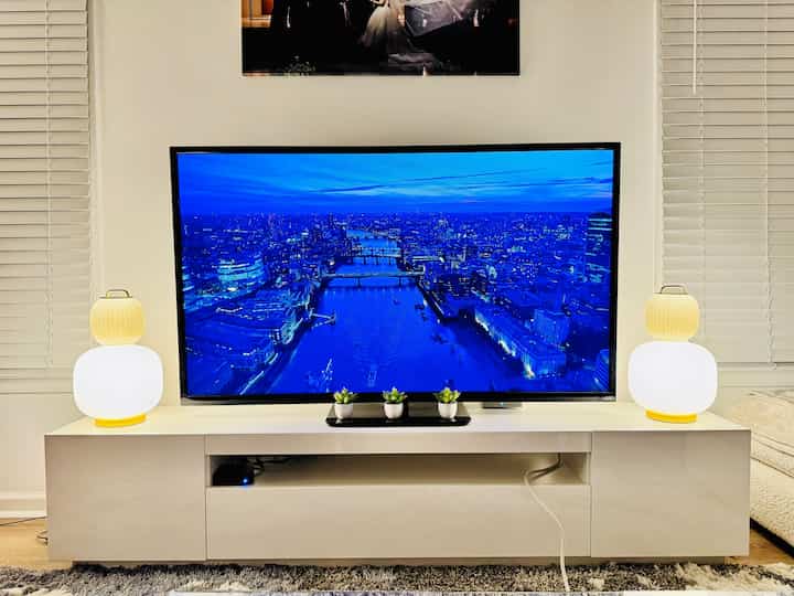 Ready to say goodbye to the winter vibes and welcome spring without the hassle? 🌿 I’m all about keeping things simple – just swapped out my Christmas decor for some fresh artificial plants on the TV stand. It’s the perfect way to add a touch of spring without the stress! 

#spring #springinterior #homedecor #interiorplants #interior #TVstand #Modern #simpleinterior #simple #whiteinterior #cozy #CozyInterior #cozylivingroom #cozyhome 