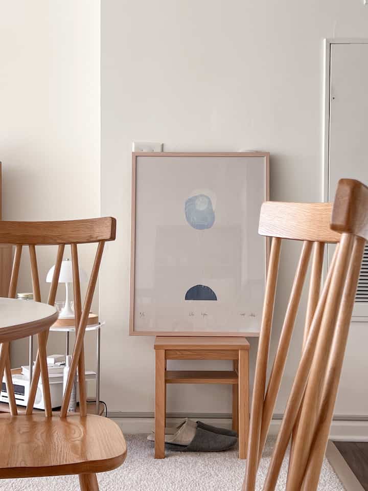 Put up a pastel art piece to bring in spring vibes. Love how it brightens the entryway the moment you step in!

#artpiece #frameinterior #framedposter #woodenfurniture #WoodInterior #wood #whitewood #whitewoodinterior #beigeinterior #beigetone 