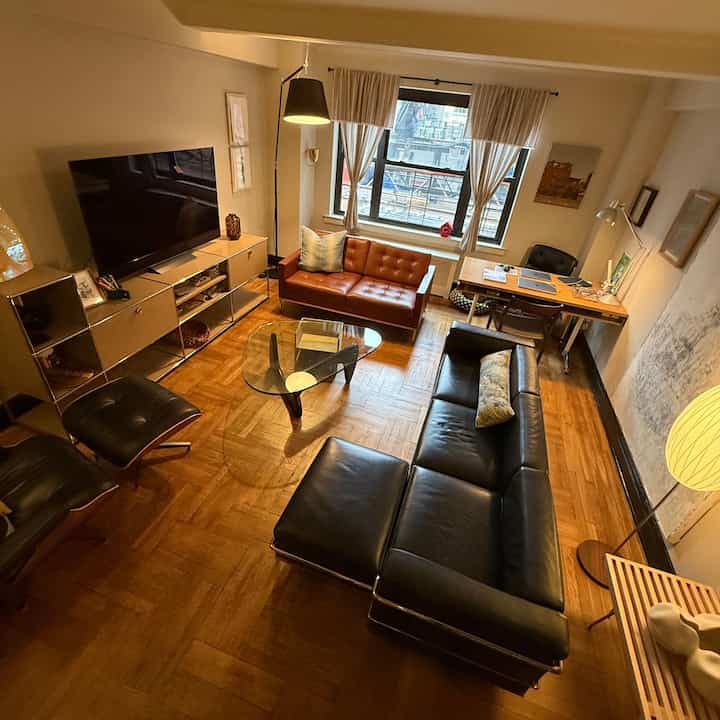 Hujan di New York City ☔️ 

#harihujan #masterbedroominterior #midcentury #AmericanStandard #classic