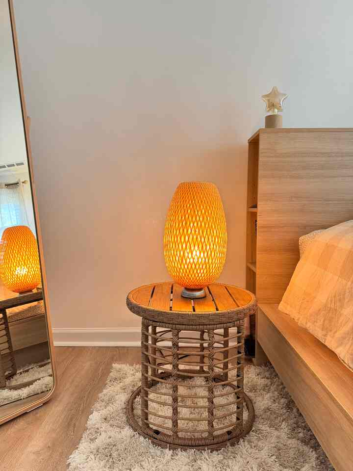 Soft lighting = instant comfort. Just added this bamboo beauty to the guest room because every guest deserves a warm welcome and a soft glow💡

#light #lightinginterior #lighting #lightingeffect #lightingrecommendation #lamp #ikea #ikealighting #ikeafurniture #cozy #cozybedroom #cozyroom #cozyhome 