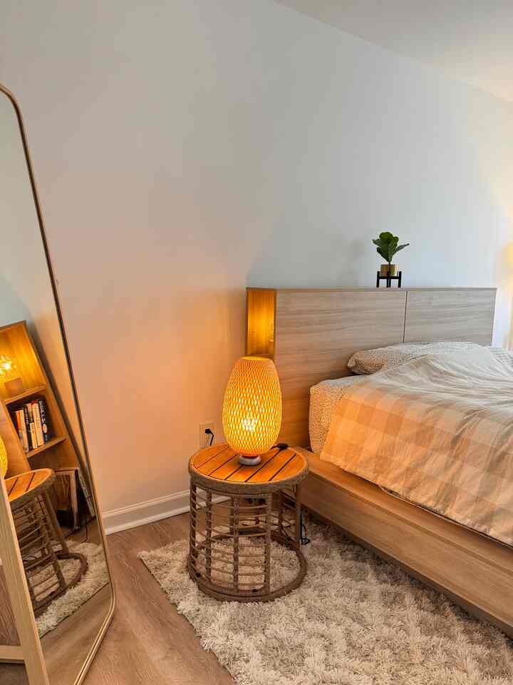 It’s giving cozy 💡 It’s giving calm 🧘🏻‍♀️It’s giving… guest room goals 🧡

#light #lightinginterior #lighting #lightingeffect #lightingrecommendation #lamp #ikea #ikealighting #ikeafurniture #cozy #cozybedroom #cozyroom #cozyhome 

