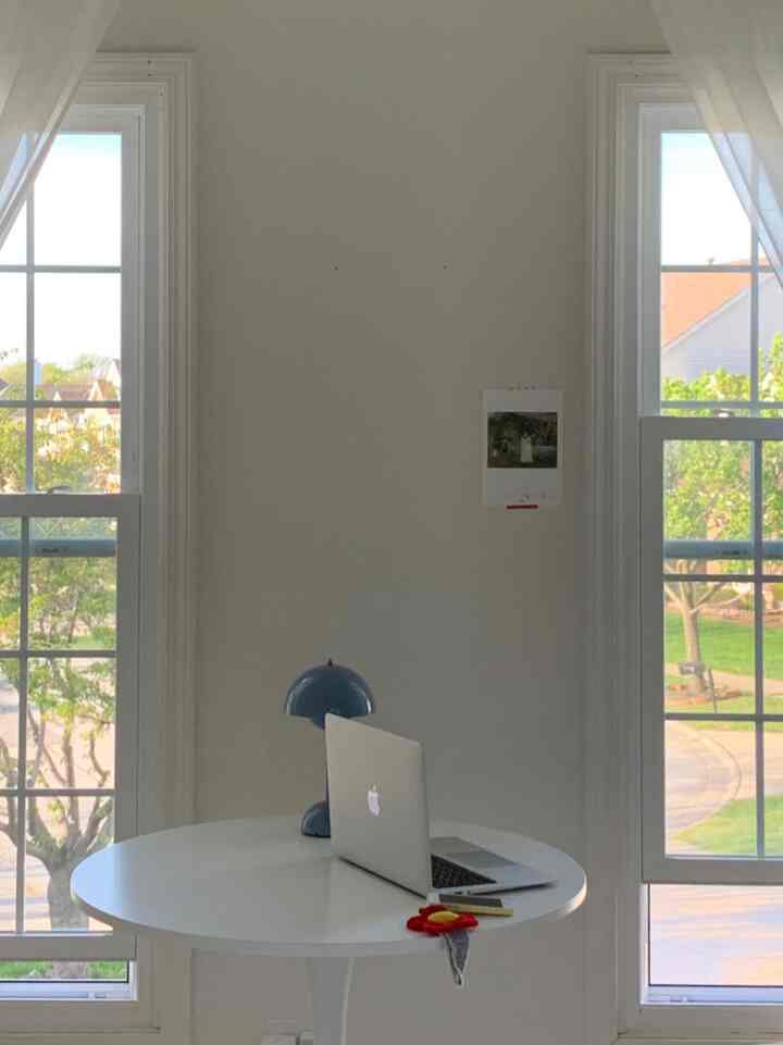 🌱🌱🌱
Color is chaning ! It's getting green 💚💚

#spring #springinterior #color #colorpoint #colorofhouse #ikea #roundtable #rounddiningtable #pointlamp #lamp #flowerpot 