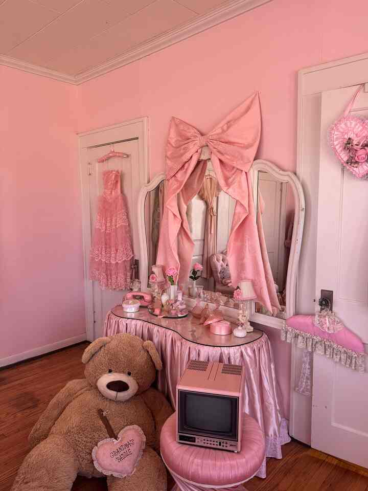 Can’t wait to add pink carpet to this bedroom 🎀 my feminine escape. #pink #bedroom #vintage #bow #princess 