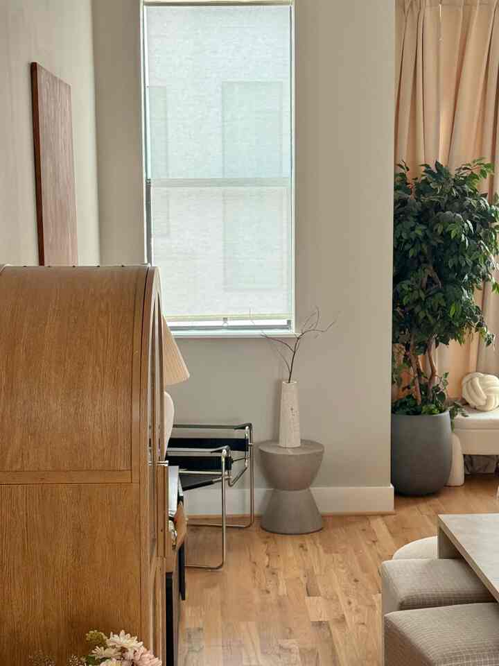 A cozy corner that blends minimalist design with daily rituals. Who else loves a home that works and wows?
#ModernHome #ScandinavianDesign #EspressoVibes #WabiSabiLiving #SoftMinimalism