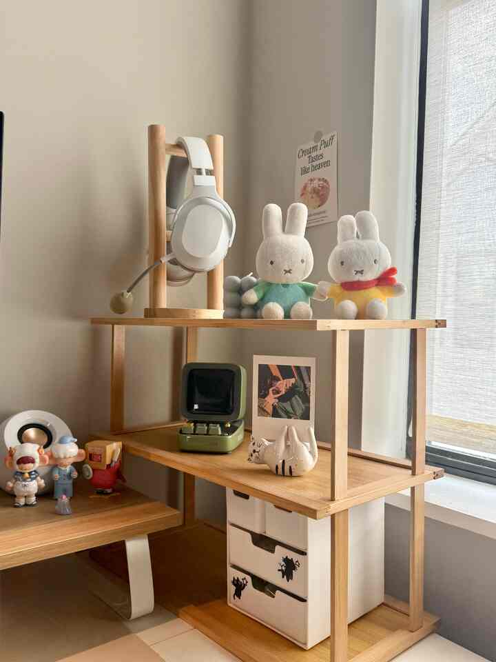 Adding pops of color, warmth, and fun to my WFH desk set up! 🐰🌸 #homeoffice #color #colorful #desk 