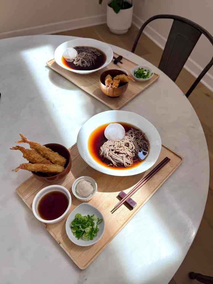Cold noodle lunch for a hot day.🧊🥢
#kitchen #dining #diningtable #diningroom #marble #marbletable #tray #table #tableset