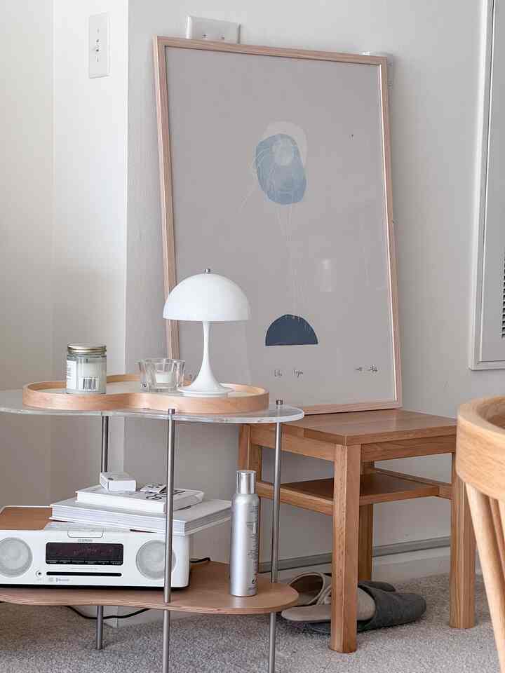 Wood isn’t a material I use just for spring, but since most of my furniture is wooden, it naturally gives the space a warm feel. To keep it from looking too plain, I like adding pastel-colored art and white decor for a light, fresh touch.

#woodenfurniture #wood #whitewood #whitewoodinterior #artwork #posterframe  #posterinterior 
