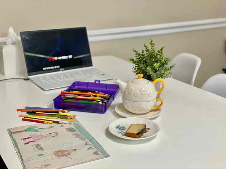 A lovely tea time with my child 💛

#spring #teatime 