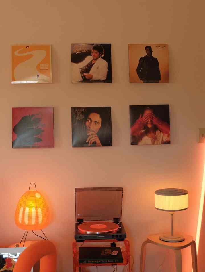 Which album should I add to my collection? I’m an all-time sucker for R & B :)

#vinyl #vinylcollection #turntable #rhythmandblues #music 