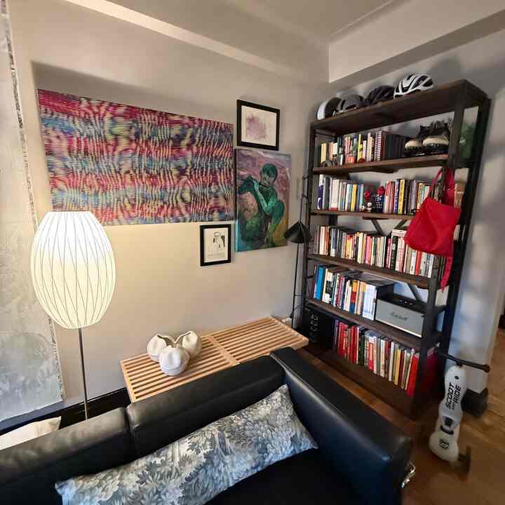 Staring all paintings 

#livingroominterior #artwall #artemide #floorlamp #lamp #lightinginterior 