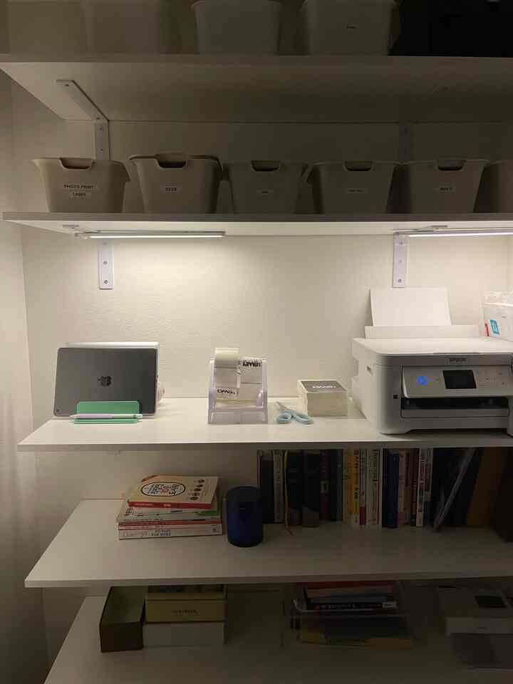 Storage is so important to me because I have a lot of stuff… I’m definitely a maximalist! 😅 We built these shelves inside the closet by removing the closet door — so much more functional now. The brackets are simple but super strong, and the wireless sensor under-shelf lights have been a total game changer. ✨ #storagesolutions #closetmakeover #maximaliststyle #homeorganization #storagedesign #customcloset #shelvingideas #smallspacesolutions #organizationinspo #homeinspo #interiorinspo #practical