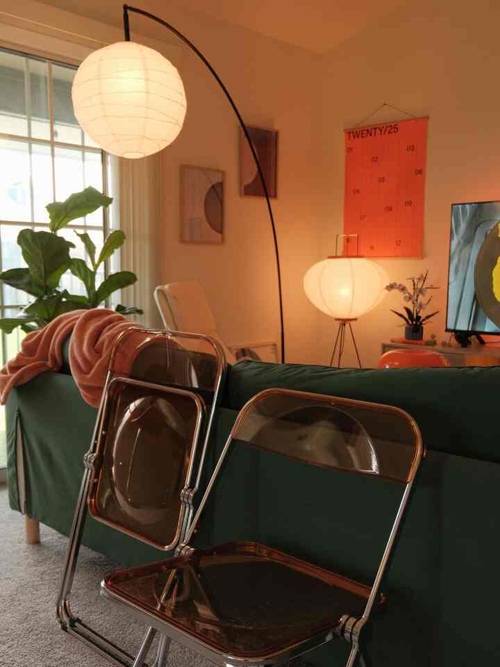 With the addition of a few new chairs, I’m sad to say goodbye to some older ones!

But that’s all part of the interior design journey :) out with the old + in with the new

These foldable chairs are so versatile and are great for when you have guests over and not enough seating!

#chairrecommendation #chair #foldablechair #orangedecor #warmfurniture