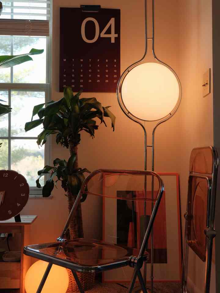 Elegance ✨

In the next few months, I’m going to start adding furniture and decor with different colors and hues! I’m thinking maroon and shades of brown 👀

I want to switch things up :)

#versatiledecor #diningroom #chairrecommendation 