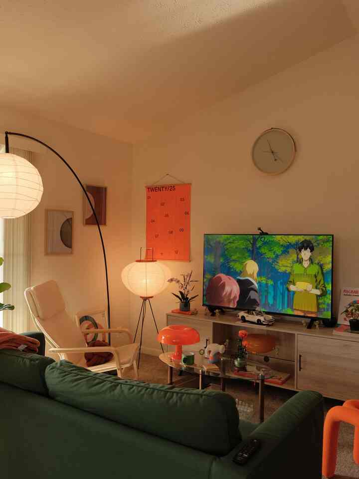 Replacing the tagged armchair soon! Its replacement is going to be so beautiful :)

#accentchair #armchair #decoration #warmfurniture #warmlighting