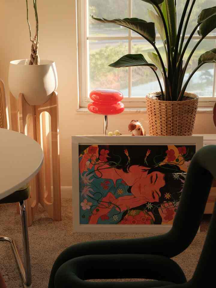 Another shot of this beautiful work of art :)

Can you spot my pond?

#artwork #plantdecor #artcollection