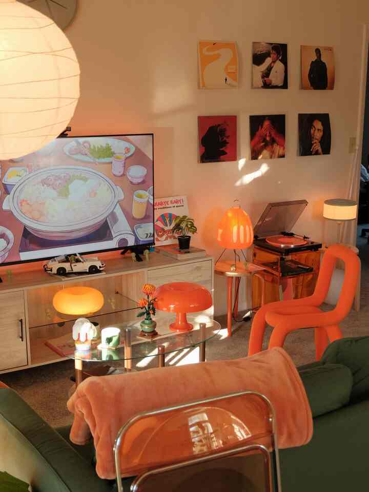 I wish the sun would shine like this every day :)

Hope your day is lovely!

#naturallight #mcm #midcenturymodern #homedecor