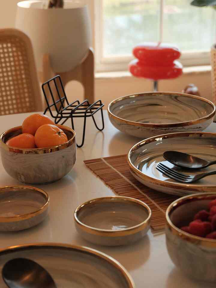 Beautiful dinnerware and utensils :)

Makes you want to eat healthy and good-looking food!

#dinnerware #plates #bowls #utensils 