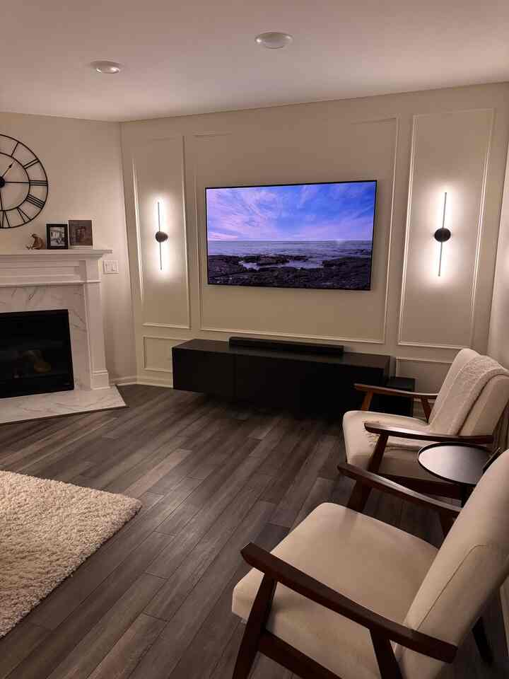 Cozy living room

#livingroominterior #livingroom #livingroomlighting #tvcabinet #tvstand #ikea #wayfair #target #crateandbarrel #lightinginterior #lighting #lightingdesign #fireplace #fireplaceinterior #fireplacedecoration #samsung #samsungtv 